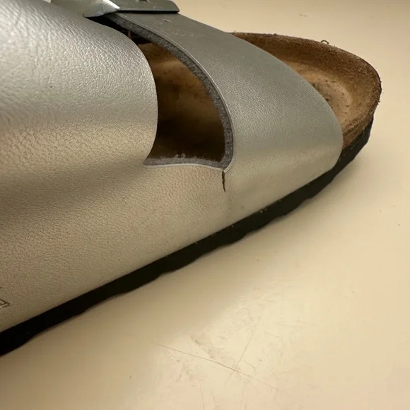 Silver Birkenstock Arizona Sandals - Size 7 - Picture 10 of 11